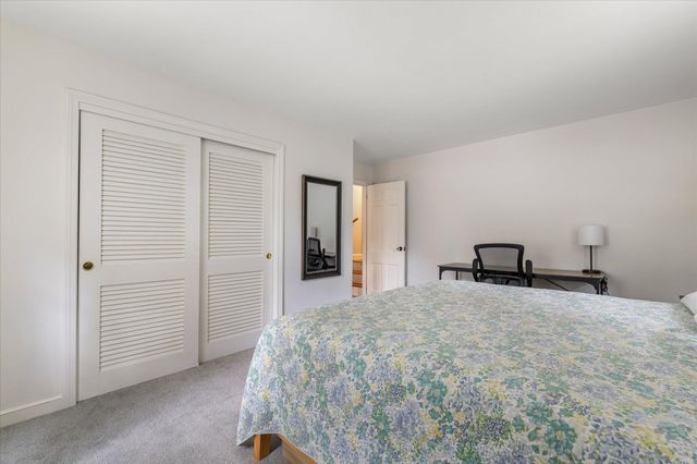 33 Pine Arden Dr, West Boylston, MA 01583