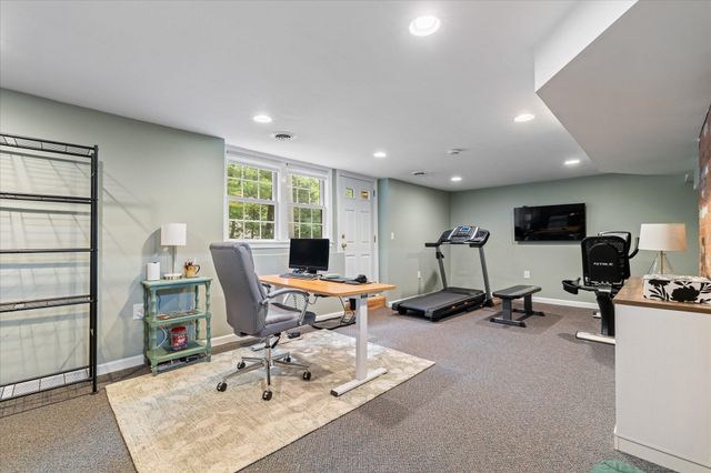 33 Pine Arden Dr, West Boylston, MA 01583