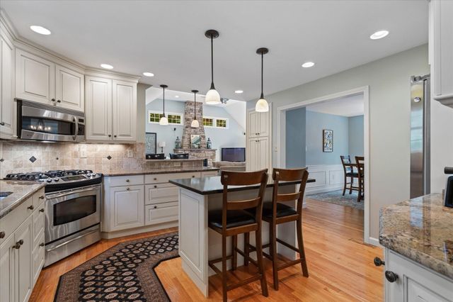 33 Pine Arden Dr, West Boylston, MA 01583