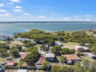 106 Tammi Run Lane, Whitney, TX 76692