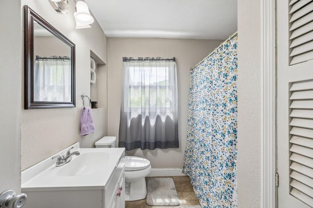 411 Pine Avenue, South Pittsburg, TN 37380