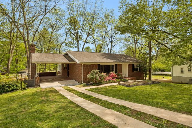 411 Pine Avenue, South Pittsburg, TN 37380