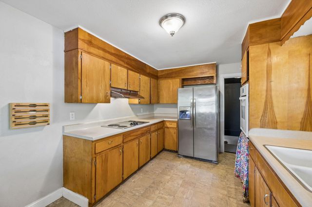 411 Pine Avenue, South Pittsburg, TN 37380