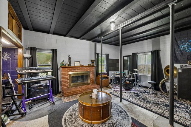 411 Pine Avenue, South Pittsburg, TN 37380