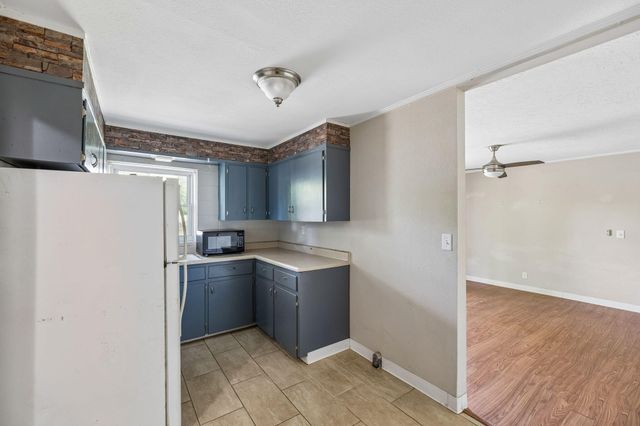 411 Pine Avenue, South Pittsburg, TN 37380