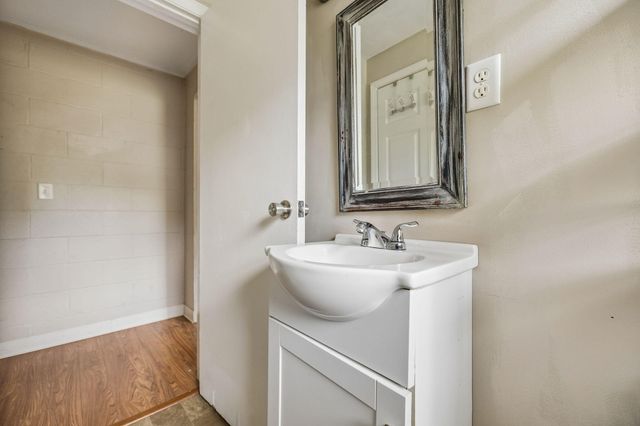 411 Pine Avenue, South Pittsburg, TN 37380