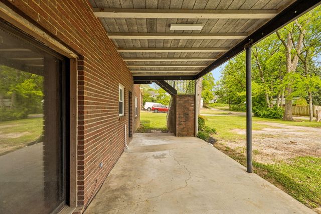 411 Pine Avenue, South Pittsburg, TN 37380