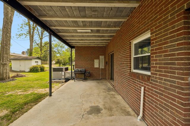 411 Pine Avenue, South Pittsburg, TN 37380