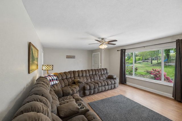 411 Pine Avenue, South Pittsburg, TN 37380