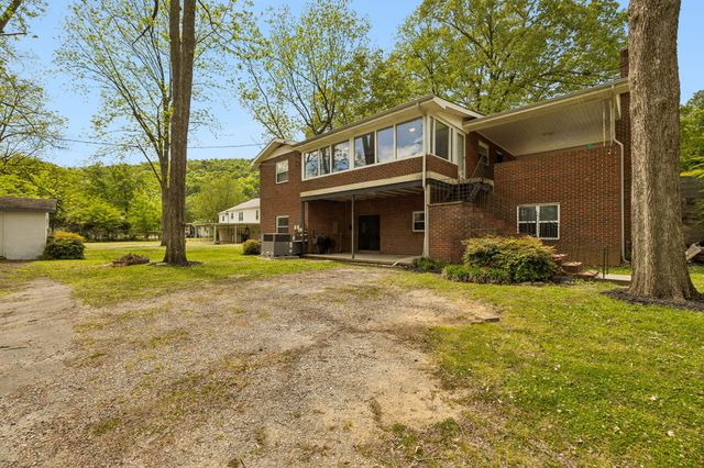 411 Pine Avenue, South Pittsburg, TN 37380