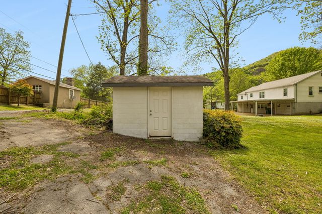 411 Pine Avenue, South Pittsburg, TN 37380
