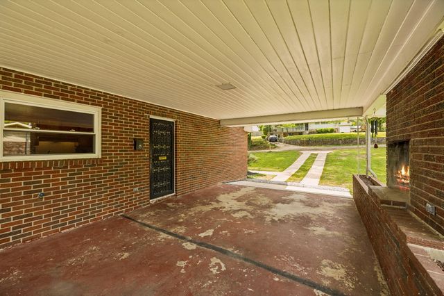 411 Pine Avenue, South Pittsburg, TN 37380