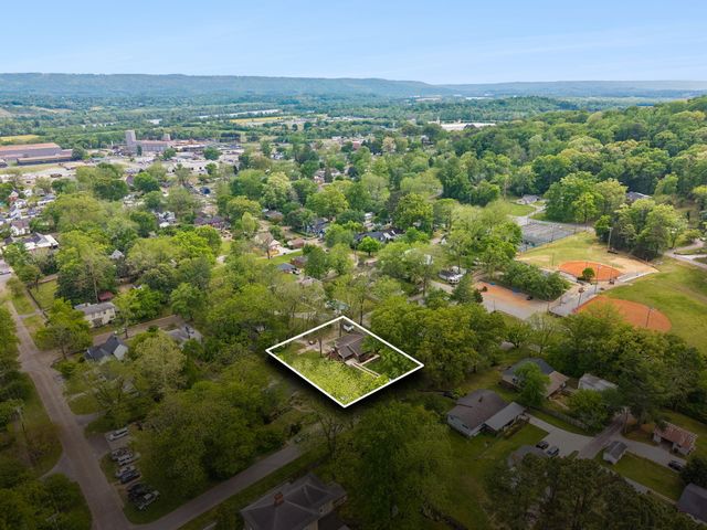 411 Pine Avenue, South Pittsburg, TN 37380