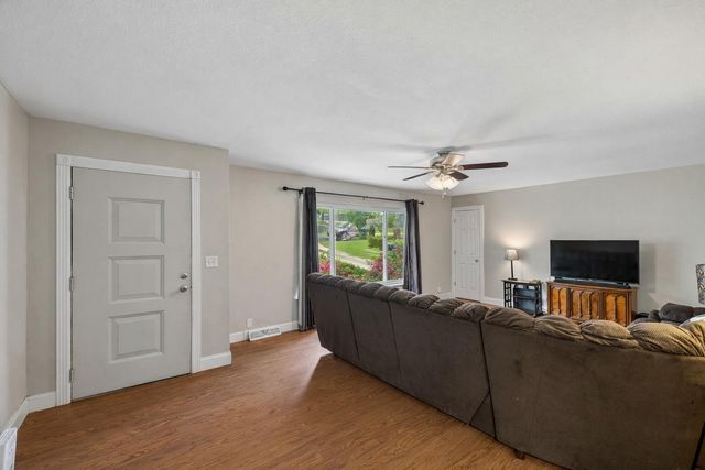 411 Pine Avenue, South Pittsburg, TN 37380