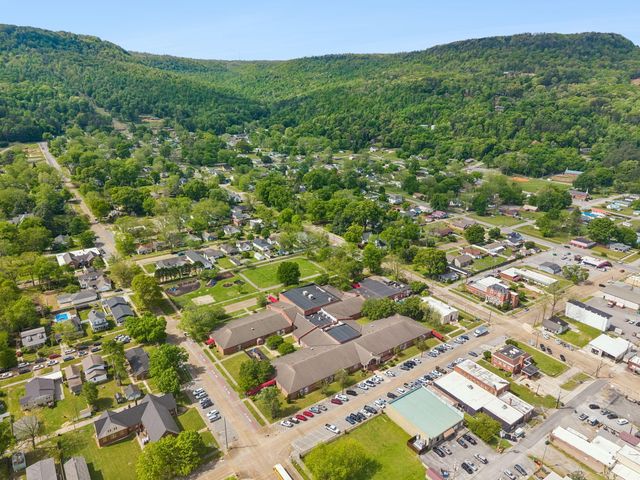 411 Pine Avenue, South Pittsburg, TN 37380