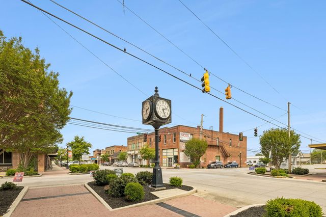411 Pine Avenue, South Pittsburg, TN 37380