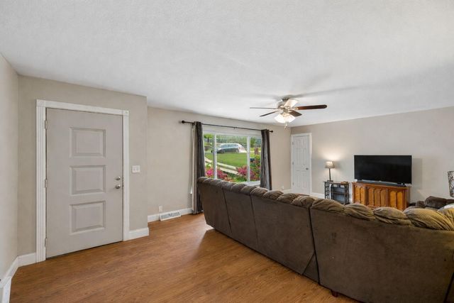 411 Pine Avenue, South Pittsburg, TN 37380