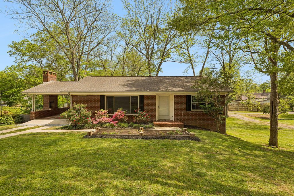 411 Pine Avenue, South Pittsburg, TN 37380