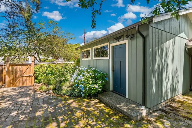 360 27th Avenue, Seattle, WA 98122