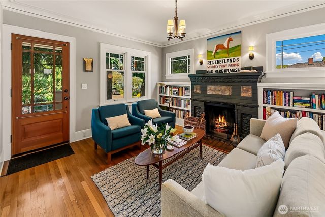 360 27th Avenue, Seattle, WA 98122