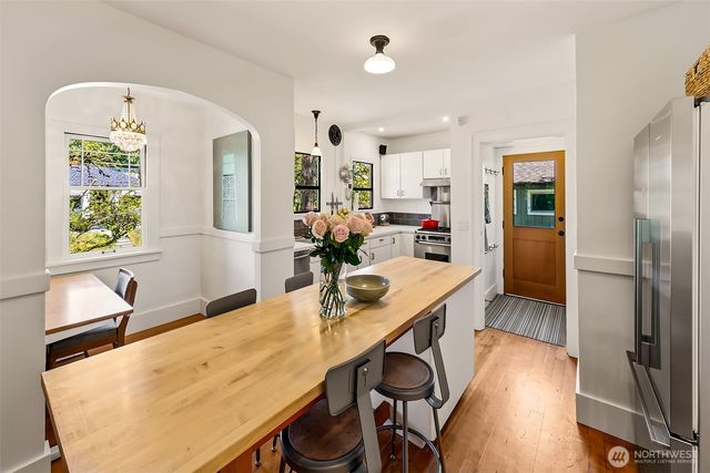 360 27th Avenue, Seattle, WA 98122