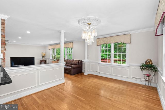 2435 HUNTER MILL RD, Vienna, VA 22181