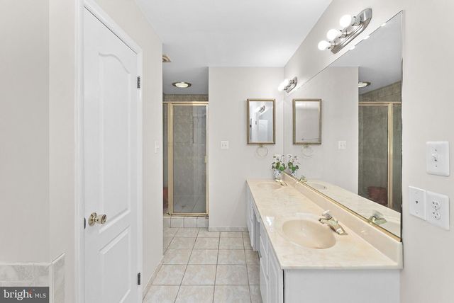 2435 HUNTER MILL RD, Vienna, VA 22181