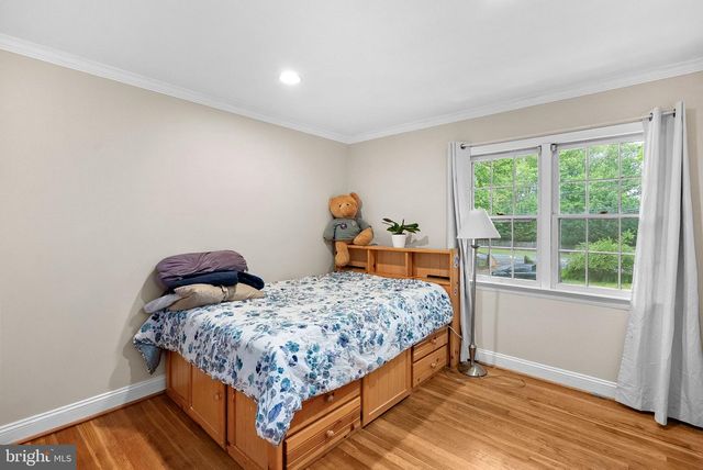 2435 HUNTER MILL RD, Vienna, VA 22181