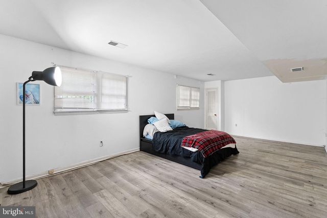 2435 HUNTER MILL RD, Vienna, VA 22181