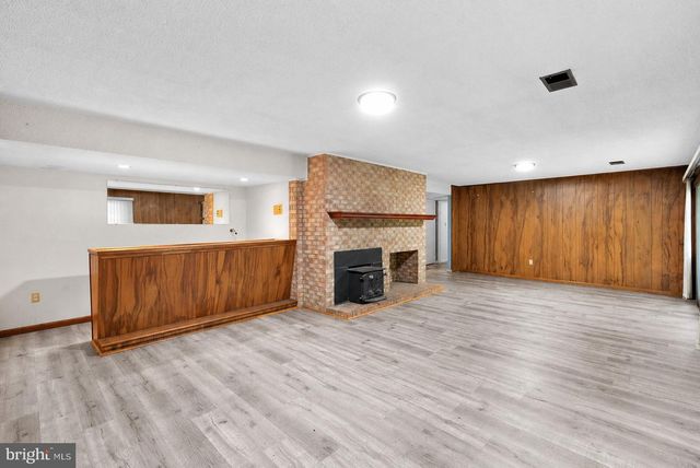 2435 HUNTER MILL RD, Vienna, VA 22181