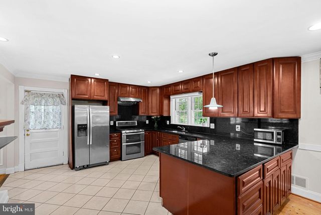 2435 HUNTER MILL RD, Vienna, VA 22181
