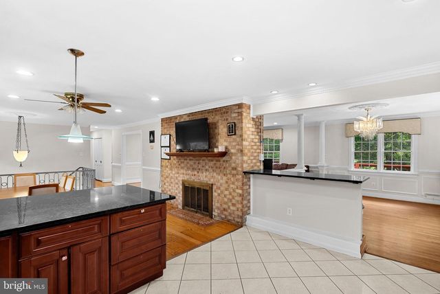 2435 HUNTER MILL RD, Vienna, VA 22181