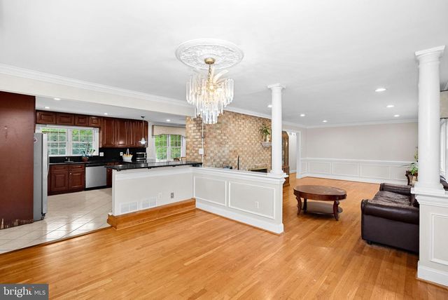 2435 HUNTER MILL RD, Vienna, VA 22181
