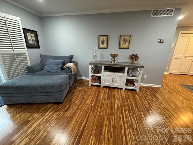 1323 Queens Road 303, Charlotte, NC 28207