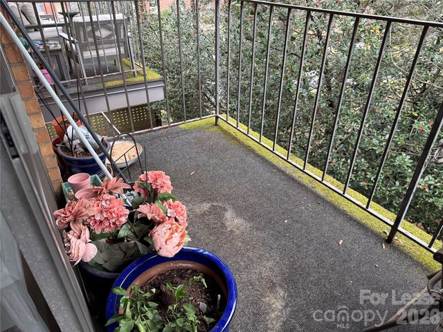 1323 Queens Road 303, Charlotte, NC 28207