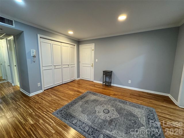 1323 Queens Road 303, Charlotte, NC 28207