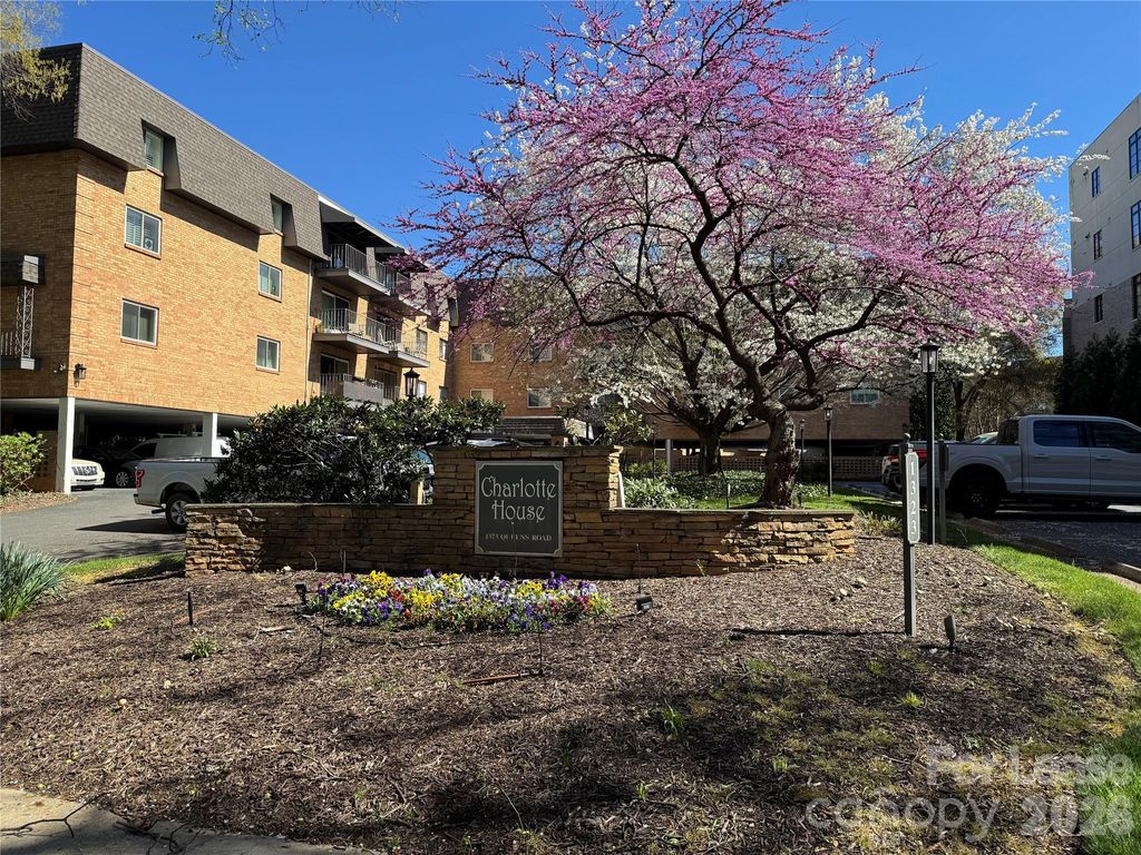 1323 Queens Road 303, Charlotte, NC 28207