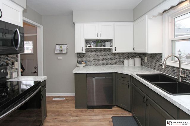 1900 N 64th Street, Lincoln, NE 68505
