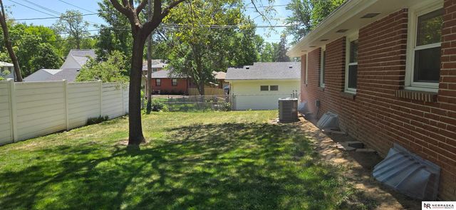 1900 N 64th Street, Lincoln, NE 68505