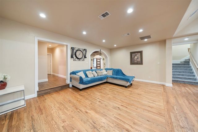 314 S Hastings Street, Irving, TX 75060