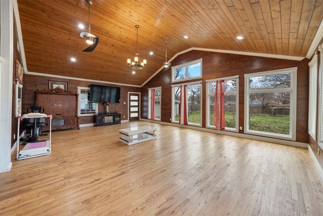 314 S Hastings Street, Irving, TX 75060