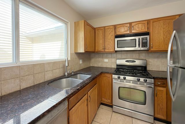 424 Le Parc Circle, Buffalo Grove, IL 60089