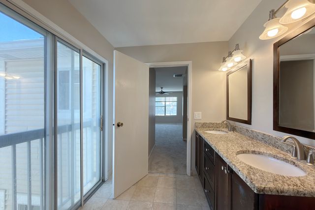 424 Le Parc Circle, Buffalo Grove, IL 60089