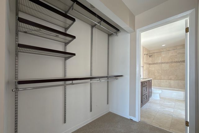 424 Le Parc Circle, Buffalo Grove, IL 60089