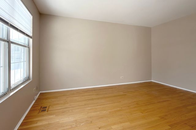 424 Le Parc Circle, Buffalo Grove, IL 60089