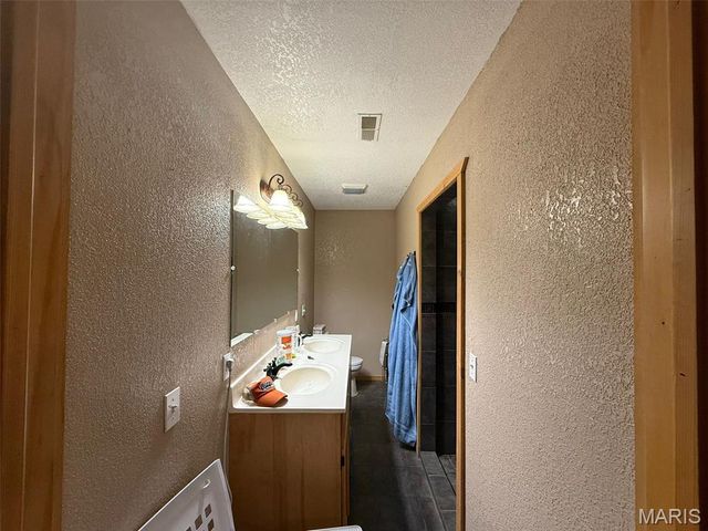 333 County Road 427, Poplar Bluff, MO 63901