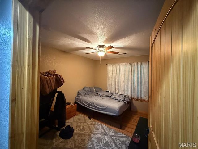 333 County Road 427, Poplar Bluff, MO 63901