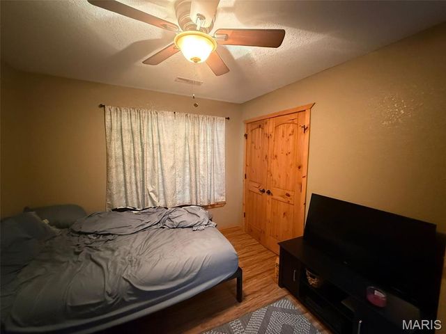 333 County Road 427, Poplar Bluff, MO 63901