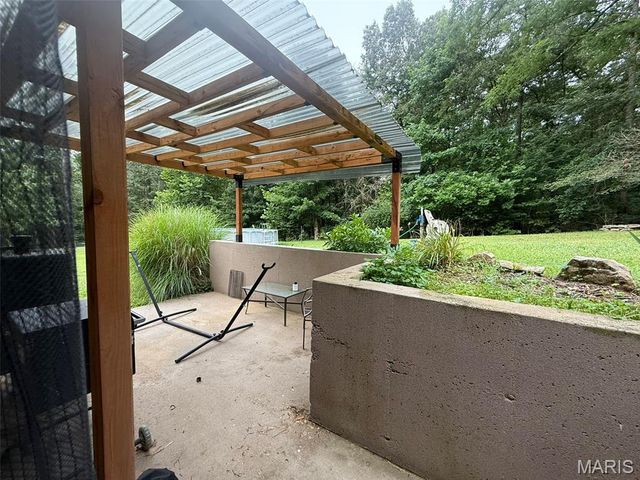 333 County Road 427, Poplar Bluff, MO 63901