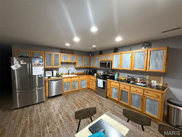333 County Road 427, Poplar Bluff, MO 63901